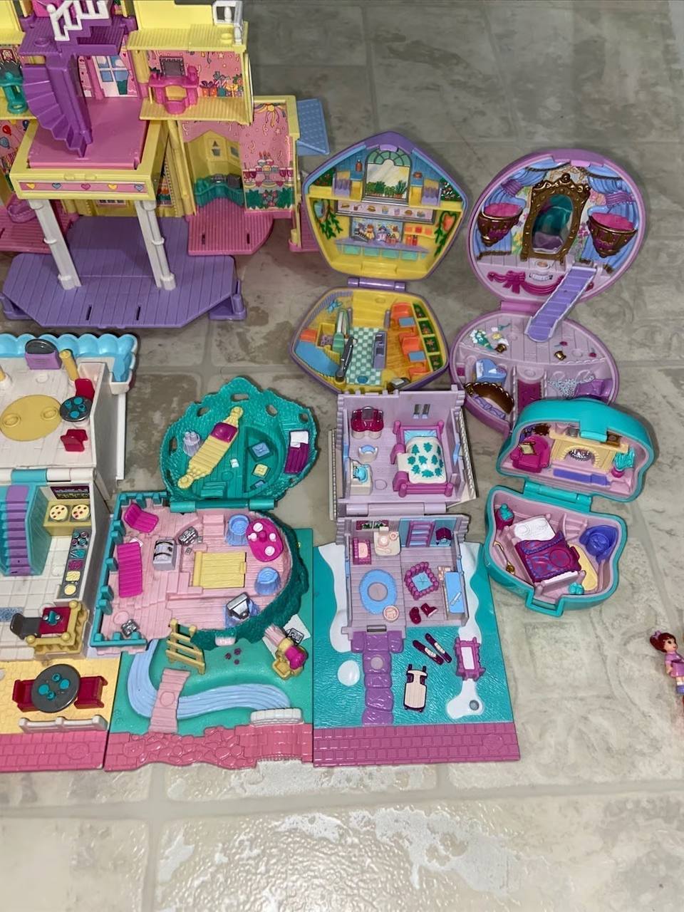 Vintage Bluebird Polly Pocket Collection – 1990s Compact Playsets & Mini Dolls Lot – Rare Retro Toys"