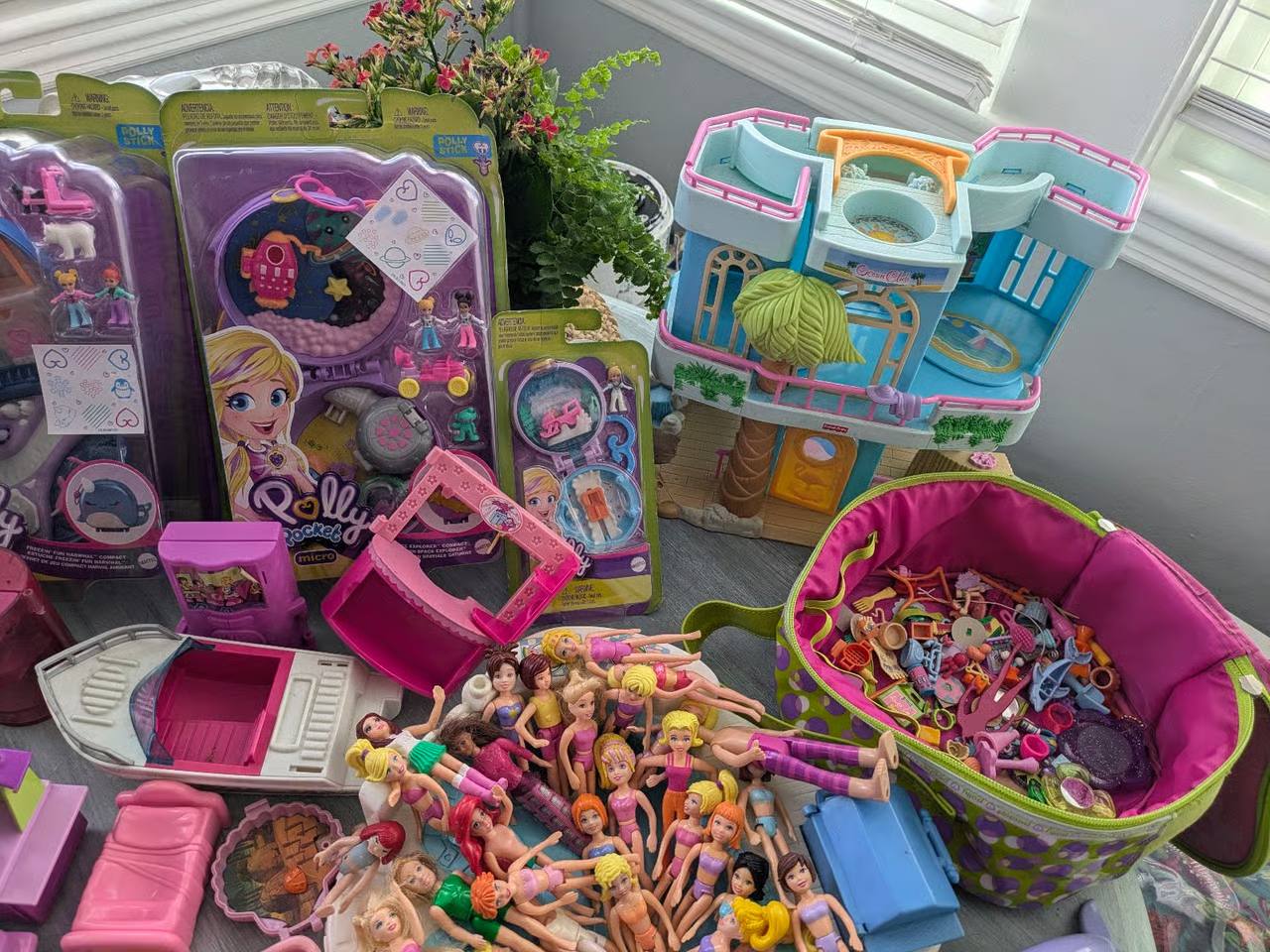 Huge Polly Pocket Lot – Vintage Mini Dolls and Accessories Playset Bundle