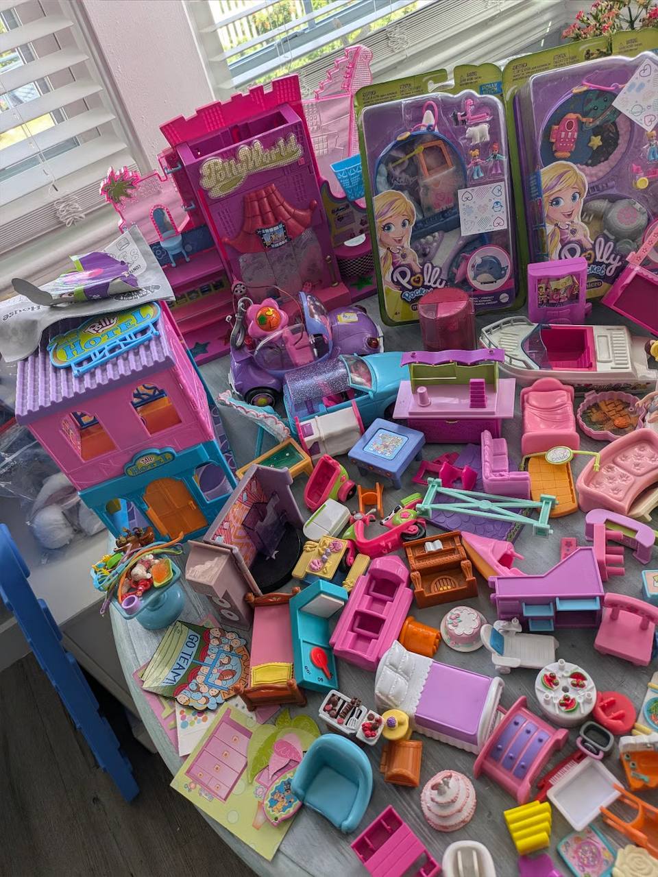 Huge Polly Pocket Lot – Vintage Mini Dolls and Accessories Playset Bundle